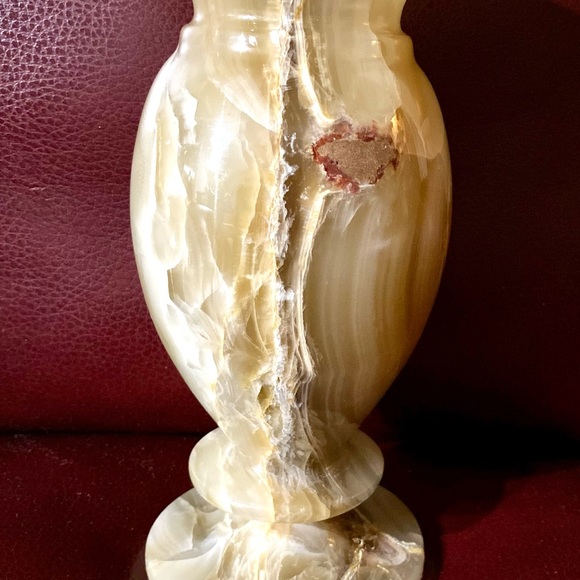 Decorative Onyx Vase 9” Hight hand caved multi-colors - Picture 5 of 10